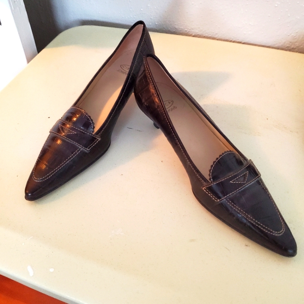 Joan & David alligator embossed pumps